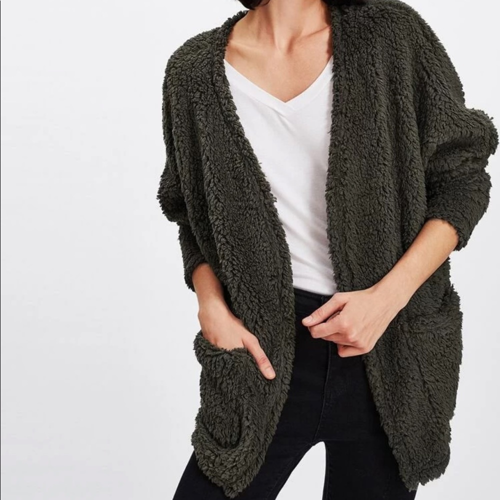 ✨ SALE Open Lay Teddy Cardigan w Pockets - Picture 3 of 6